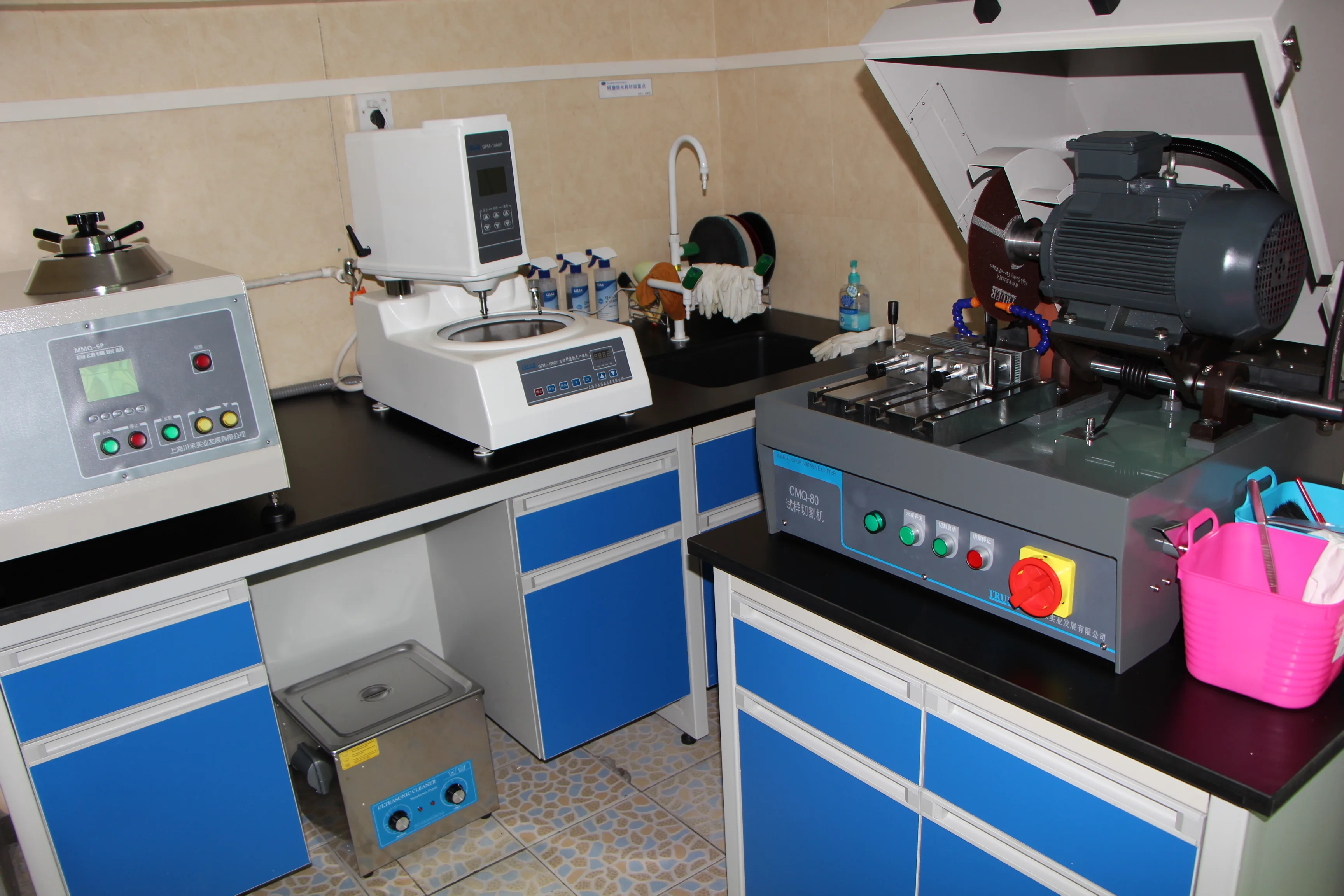 Metallographic sample preparation at SINTS